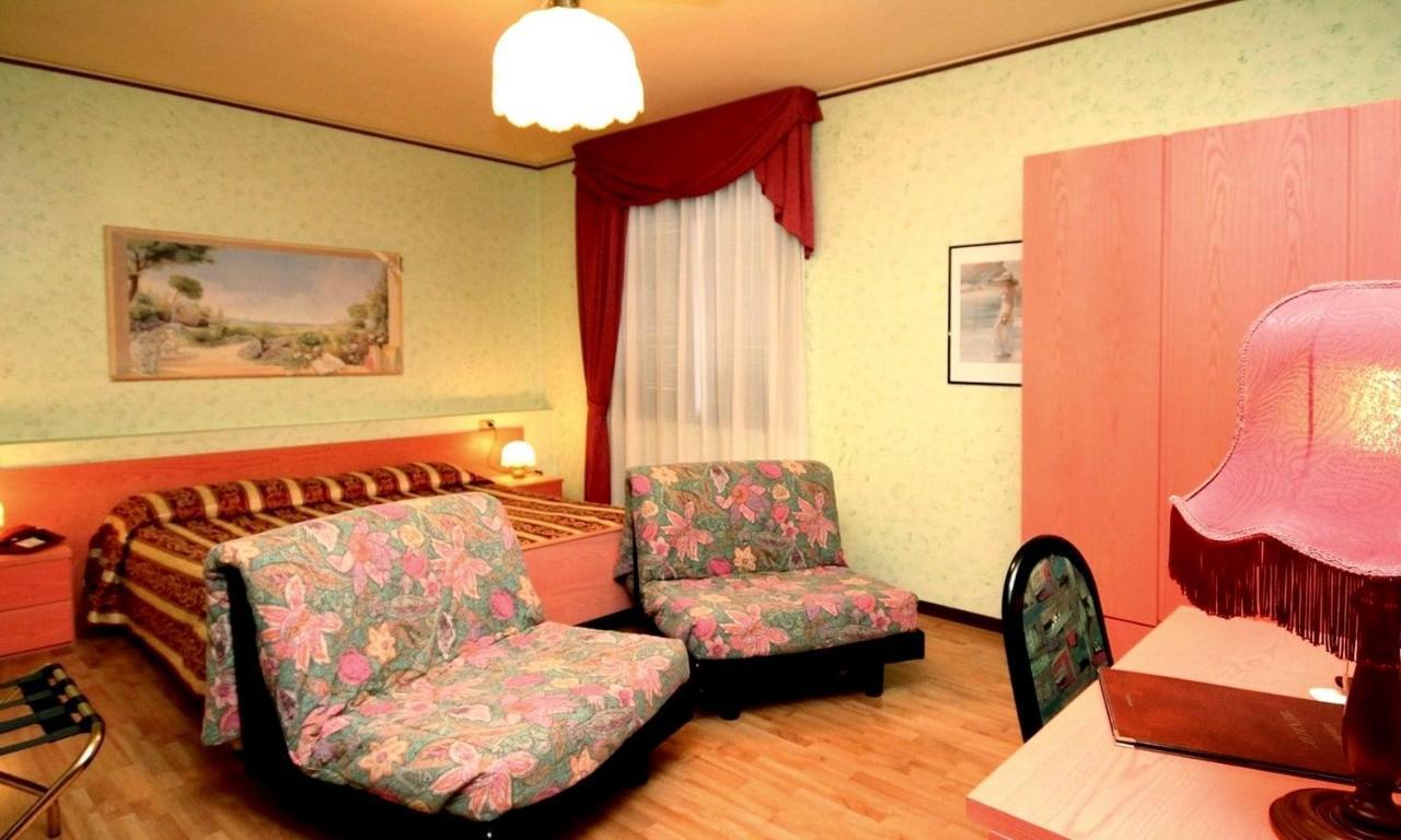 Hotel Benaco Sirmione Exterior photo