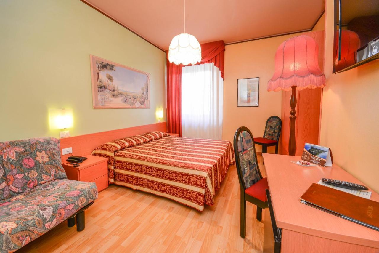 Hotel Benaco Sirmione Exterior photo